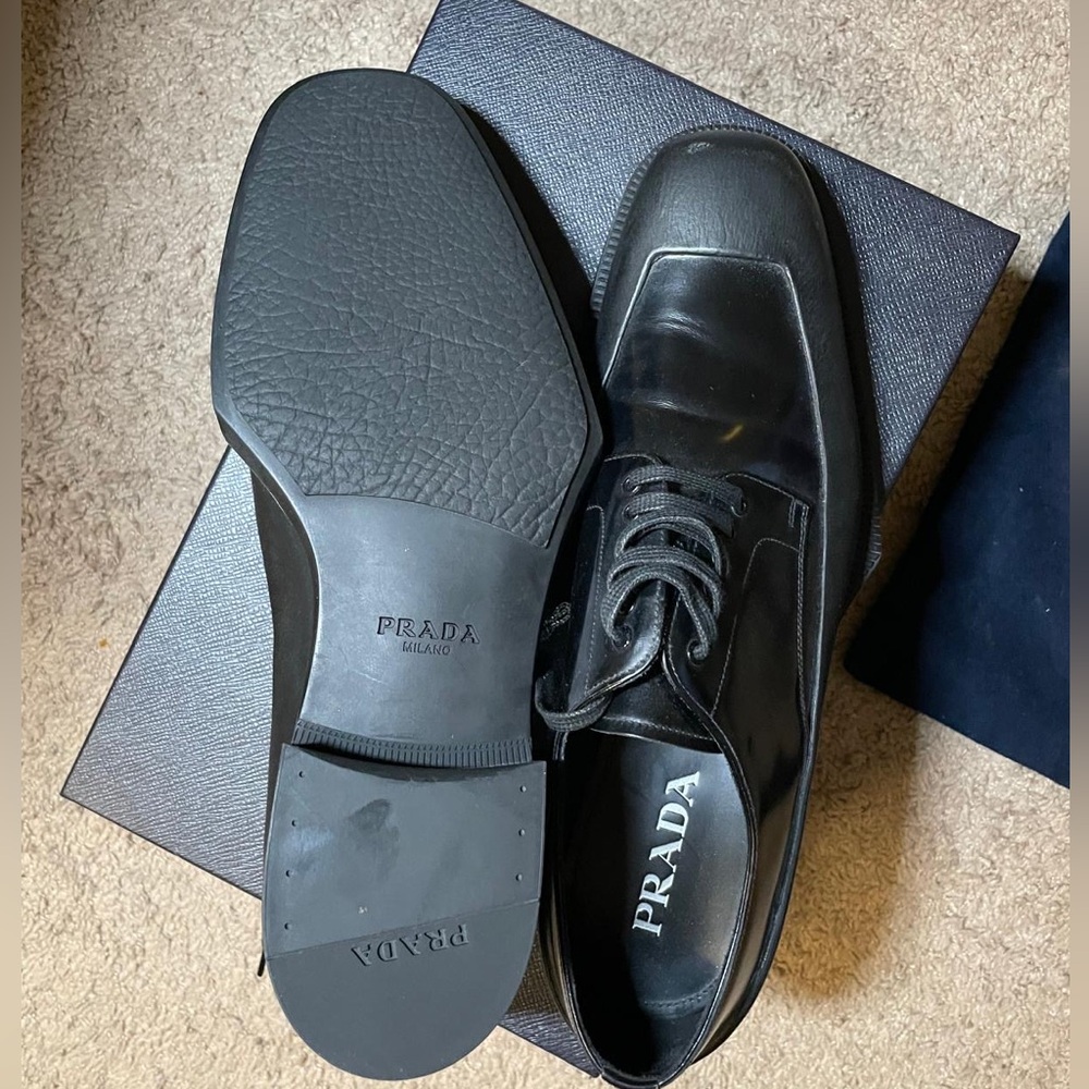 CLASSIC- Prada Black Oxford Shoes Sleek Formal Design - Picture 3 of 6